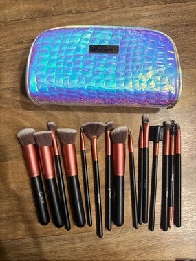 Makeup Brush Set with Holographic Case